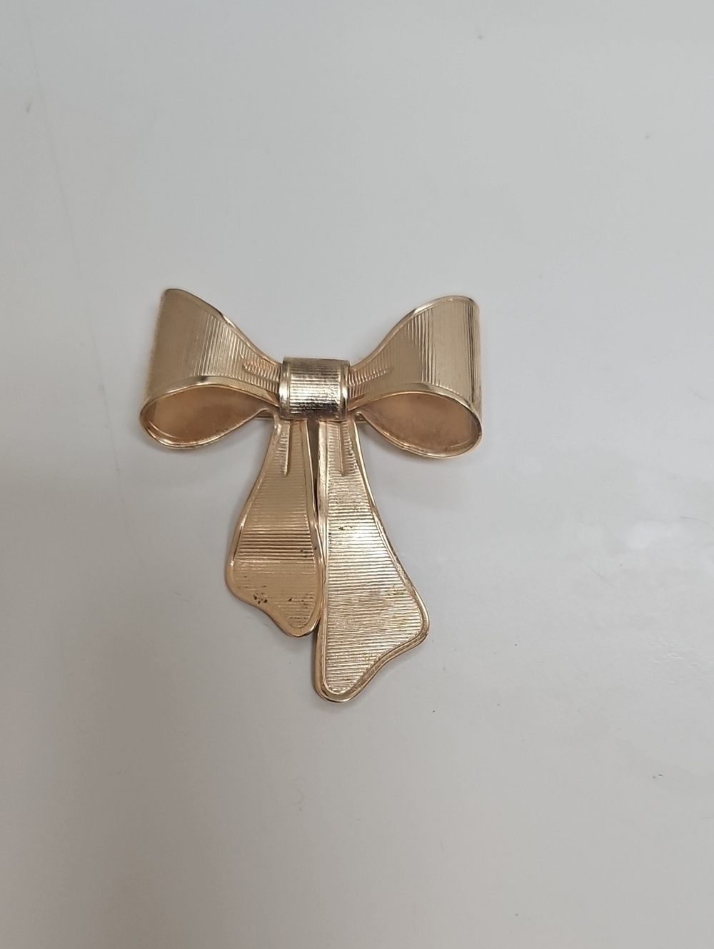 Vintage 1980s Avon Gold Bow Pin Brooch corsage holder